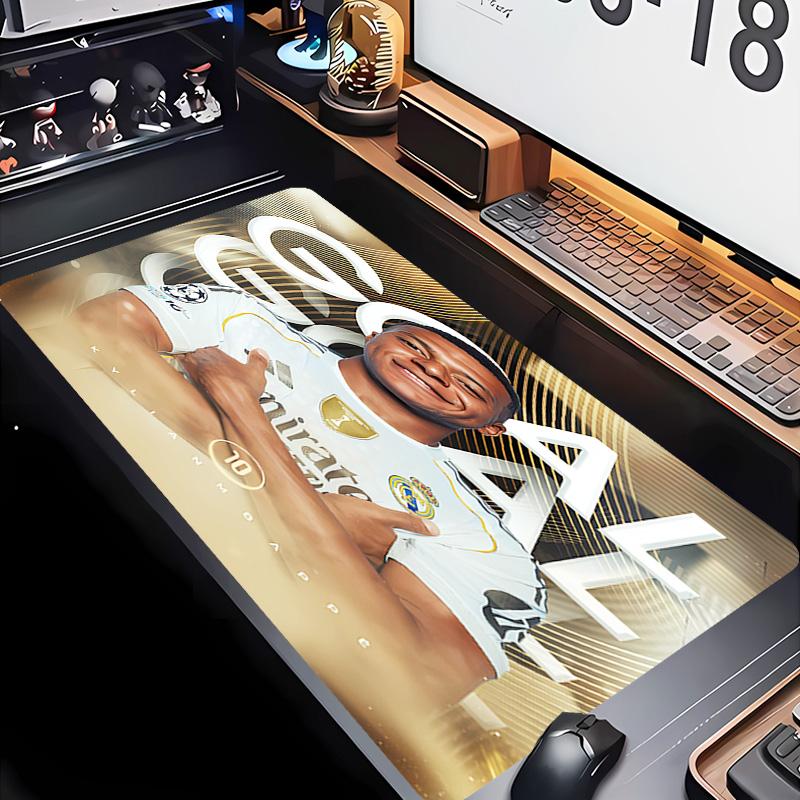 Kylian Mbappé Thema Premium Rutschfestes Mauspade mit Genähten Kanten, Strapazierfähiges Gummi-Material, für Schreibtisch & Gaming Tolle Geschenke