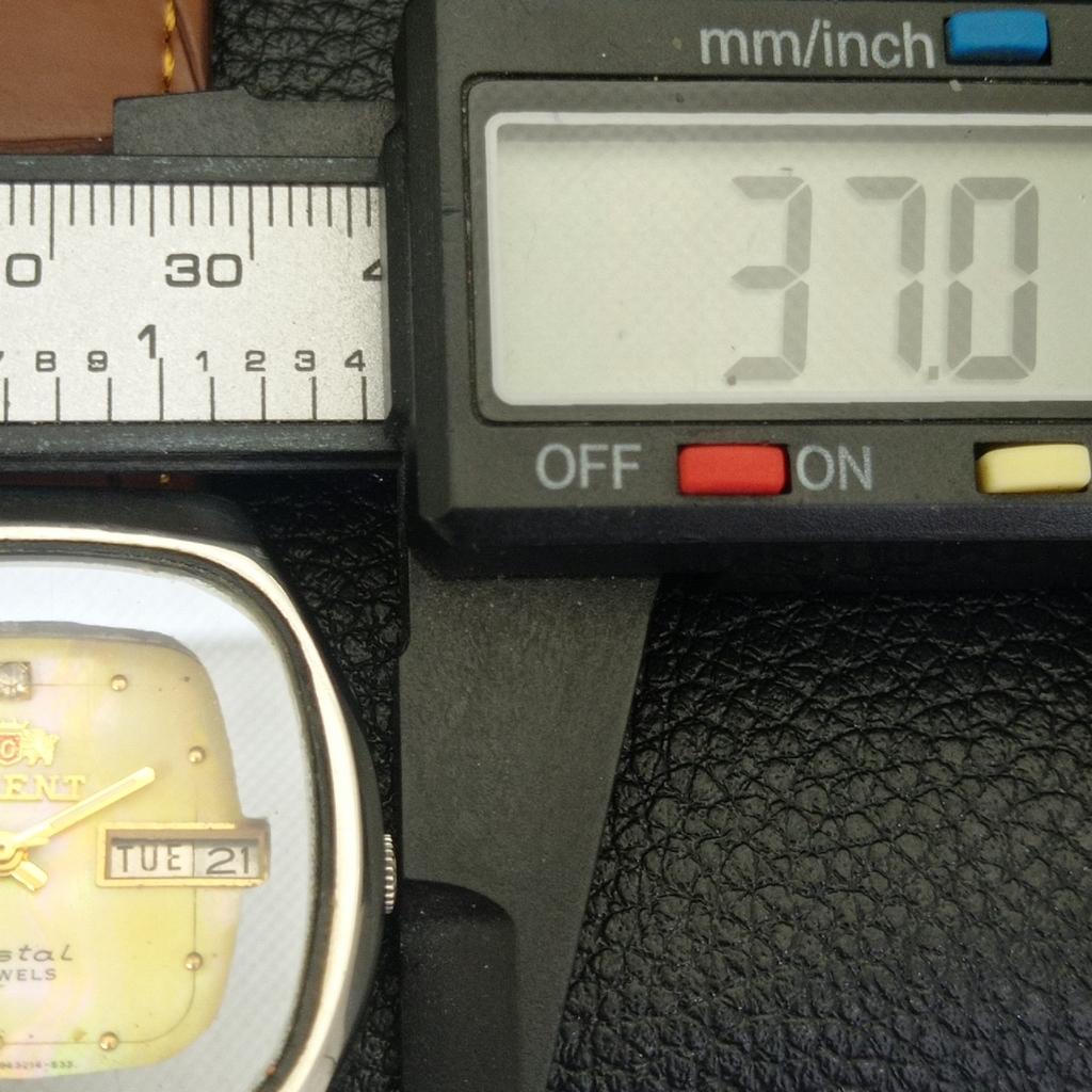 VINTAGE ORIENT CRYSTAL AUTOMATIC JAPAN 46941 MENS ORIGINAL DIAL WATCH A703340-1