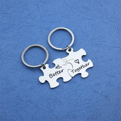 Portachiavi in acciaio inossidabile con puzzle, lettere in metallo per coppie, portachiavi inciso per donne e uomini, regali di nozze per San Valentino