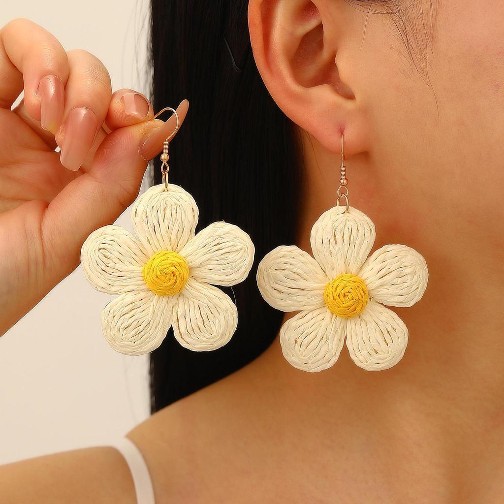 Summer Flower Earrings For Women Dopamine Vacation Style Exaggerated Starfish Earrings Hand Woven Lafite Grass Earrings For Women