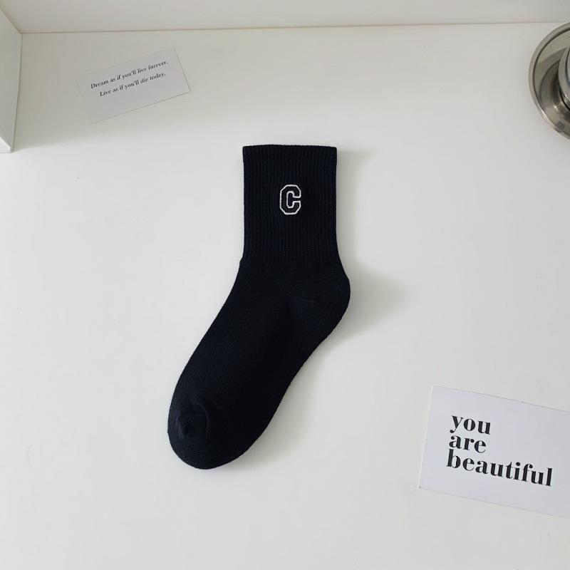 

Женские милые универсальные носки-трубы из хлопка с вышивкой букв в стиле колледжа, черные, белые 1 pair чёрный