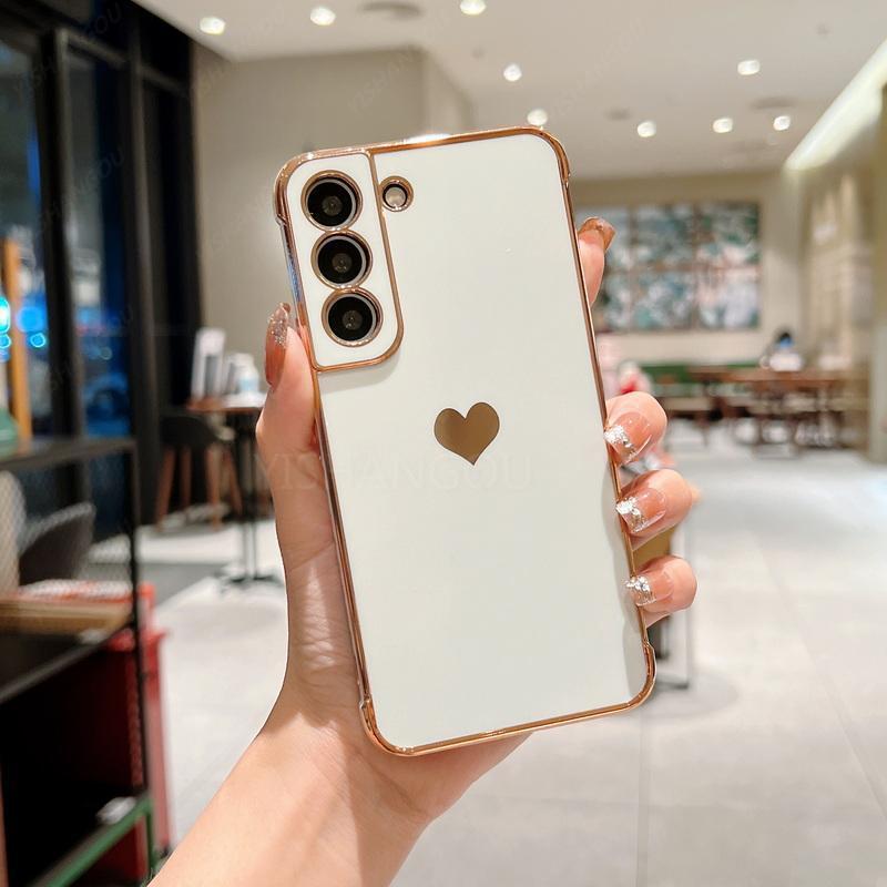Capa de luxo revestida para Samsung Galaxy S24 S22 S23 Ultra S21 S23 FE A52 A53 A55 A54 A35 A15 Capa de telefone com padrão lateral de coração
