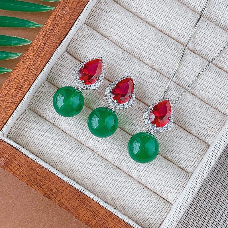 Autumn and winter jewelry set retro premium chalcedony pigeon blood red stud earrings S925 silver needle collarbone chain versatile woman