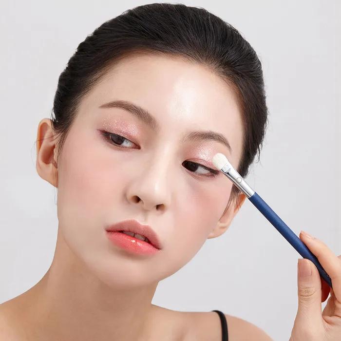 

Miaura 512 Firm Eyeshadow Brush