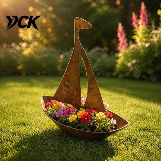 Vintage Style Garden Ornament Rustic Iron Sailboat Planter, Metal Nautical Flowerpot for Succulents Herbs, Unique Gift Gardeners 3D Boat Shaped Flower