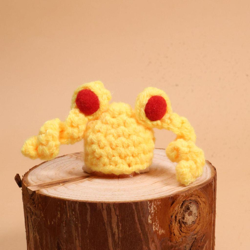 Valentine's Pearl Desktop Goose Set with Mini Knitted Hat & Adjustable Wings Clothing