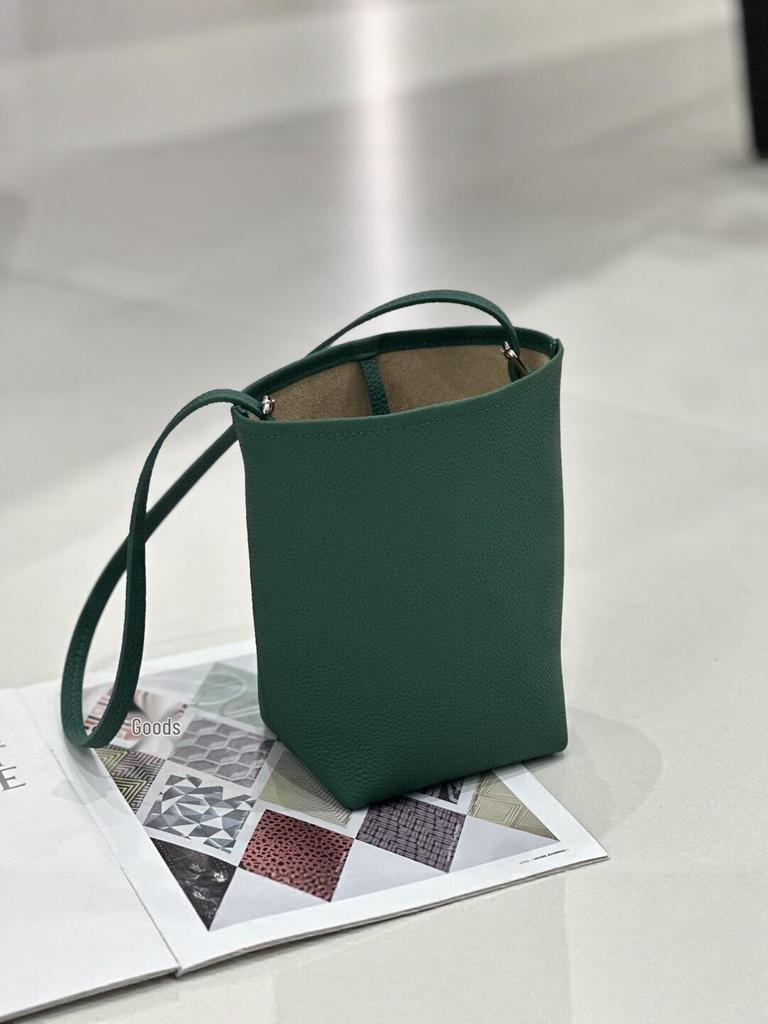 Dámská minikabelka typu „bucket bag“ z pravé kůže - Hovězí kůže Togo, Jednoramenná, Crossbody, Jedinečný design, Všestranný styl pro dojíždění