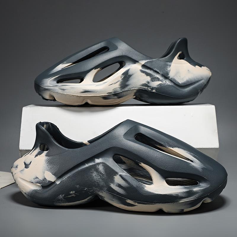 

Мужские трендовые уличные туфли с отверстиями, нескользящая мягкая подошва, персонализированный дизайн, чернильный ветер, интернет-знаменитость, уличные приморские сандалии 44-45