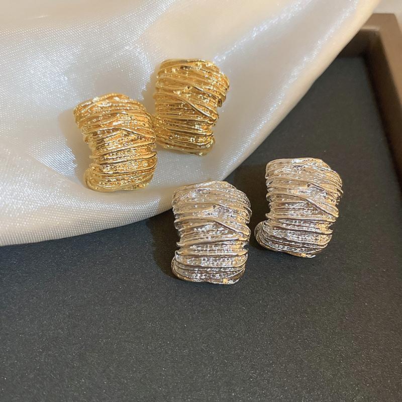 Geometric Metal Irregular Grain Stud Earrings for Women Punk Style Pleated Square Personality Earrings Travel Party Jewelry Gift