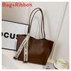 Urban Chic Tote Bag For Women With Polyester Lining Large Capacity Magnetic Closure