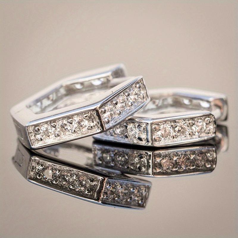 

1Pc Stylish Simple Hexagonal Earrings, Geometric Design, Synthetic Zircon Jewelry, Daily Matching Ear Buckles серебряный