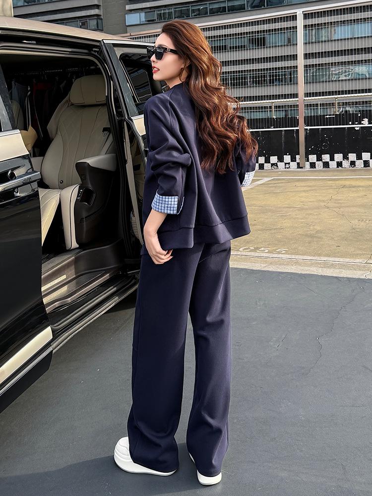 Stylish Women's Spring/Autumn 2025 Casual Sportswear: Chic Loose-Fit, Age-Reducing Two-Piece Set