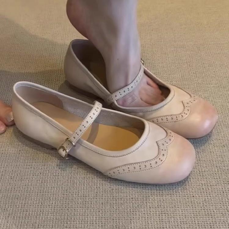 2025 Frühling und Herbst neue französische Retro-Lichtmaul kleine einzelne Schuhe Damen Rundkopf flacher Boden rosa Mary Jane Schuhe Ein-Wort-Schnalle