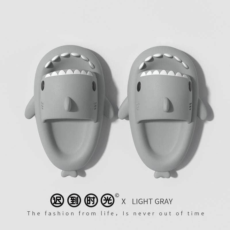 2024 Summer Adult Shark Couple Slippers for Men&Women Beach Shoes Indoor Cartoon EVA Shoes Bathroom Flat Shoes Non-Slip Sandals