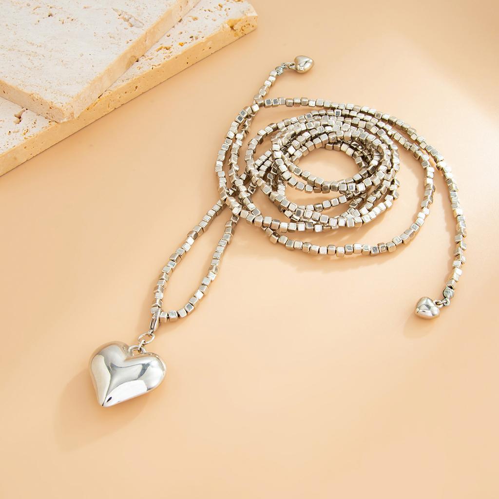 Fashion Gold Color Love Heart Pendant Necklace Women Vintage Beaded Chain Long Necklace Sweater Chain Jewelry Accessories