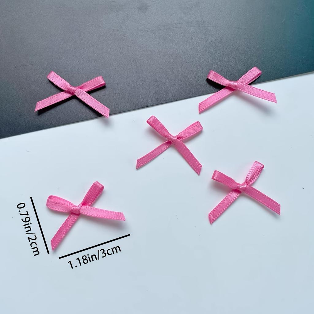 100 sztuk Mini kokardek z wstążki w różnych kolorach Urocze akcesoria do rękodzieła DIY do pakowania prezentów i dekoracji