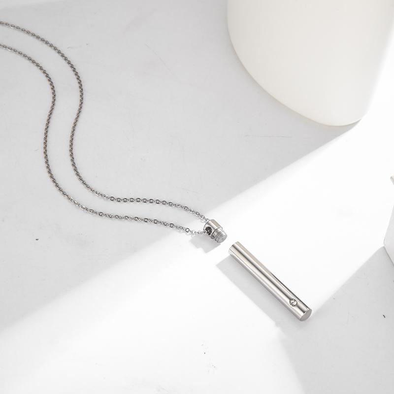 Collana minimalista cilindrica in acciaio inossidabile per uomo e donna, collana alla moda adatta per l'uso quotidiano, gioielli, regali