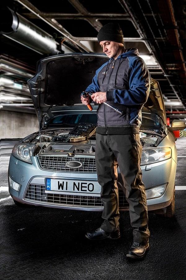 KNITTED SWEATSHIRT WITH HOOD M - T N81-556-M