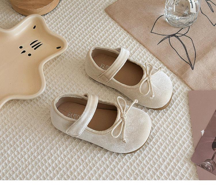 Korean Velvet Girls' Bow Princess Shoes - Retro, Versatile, Shallow Mouth for Spring & Autumn