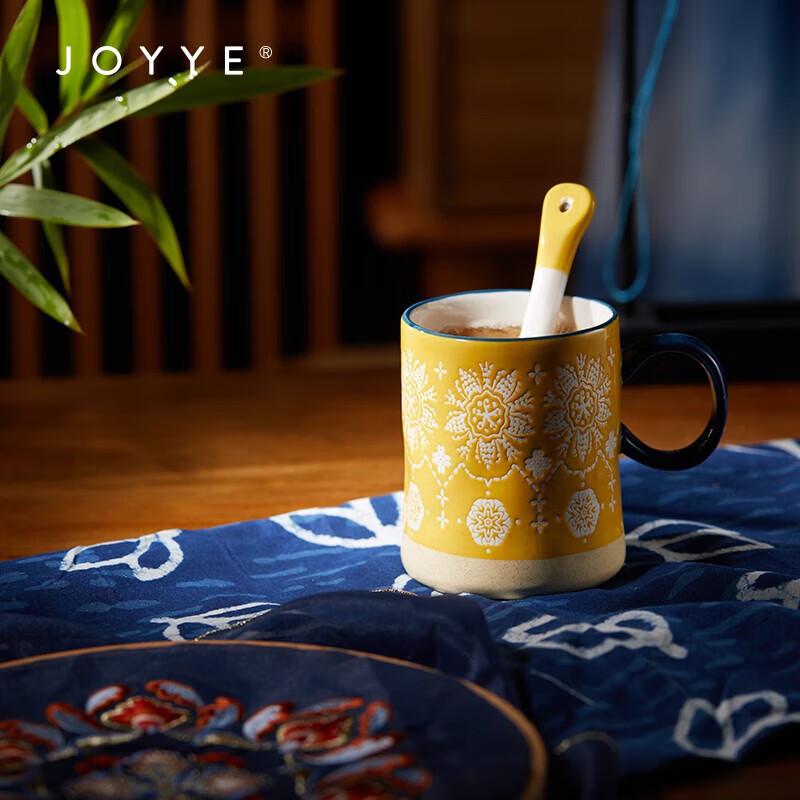 JOYYE 'Flowers Blooming' Embroidered Ceramic Mug Set with Spoon (2-Pack)