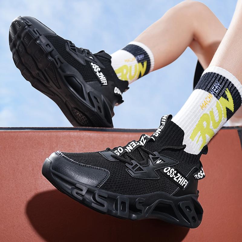 Comfortable Sports Shoes Men 'S Summer New Casual Shoes Outdoor Non -Slip Men 'S Shoes Light All -Match Wear -Resistant Walking Shoes