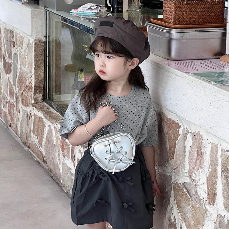 Stylish Children's Heart-shaped Chain Shoulder Bag For Boys And Girls With Breathable Pu Material