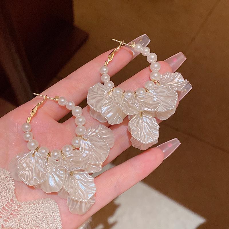 

Французский Ретро Стиль Мода Продвинутое Чувство Имитация Жемчуга Ракушка Подвеска Серьги-Цветы Для Женщин 1 pair