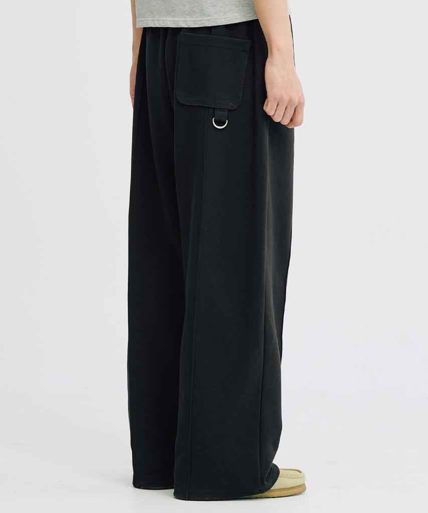 TAKEASY Pintuck D-Ring Sweatpants (Black)