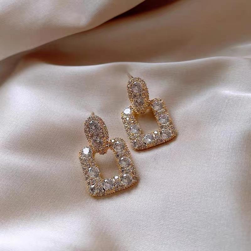 

Korean Fashion Shining Rhinestone Hollow Square Drop Earrings for Women Vintage Crystal Luxury Jewelry Party Gifts