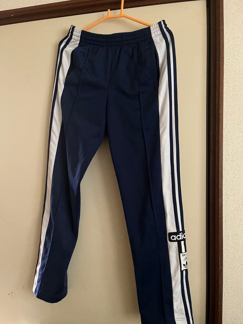 

[Б/У] Брюки Adidas темно-синего цвета, размер M, носились Дженни из BLACKPINK
