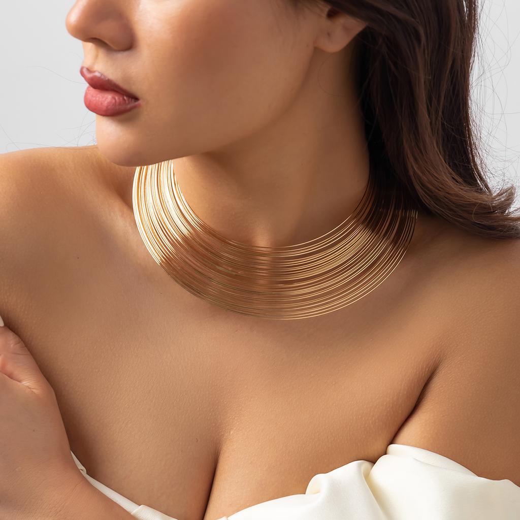 Übertriebene mehrschichtige Metalldraht-Torques Choker-Halskette für Frauen Punk Verstellbare offene Manschetten-Kette Grunge-Schmuck Steampunk Männer