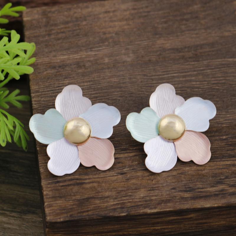 New Enamel Geometric Flower Stud Earrings Women's Fashion Simple Irregular Flower Summer Versatile Earrings