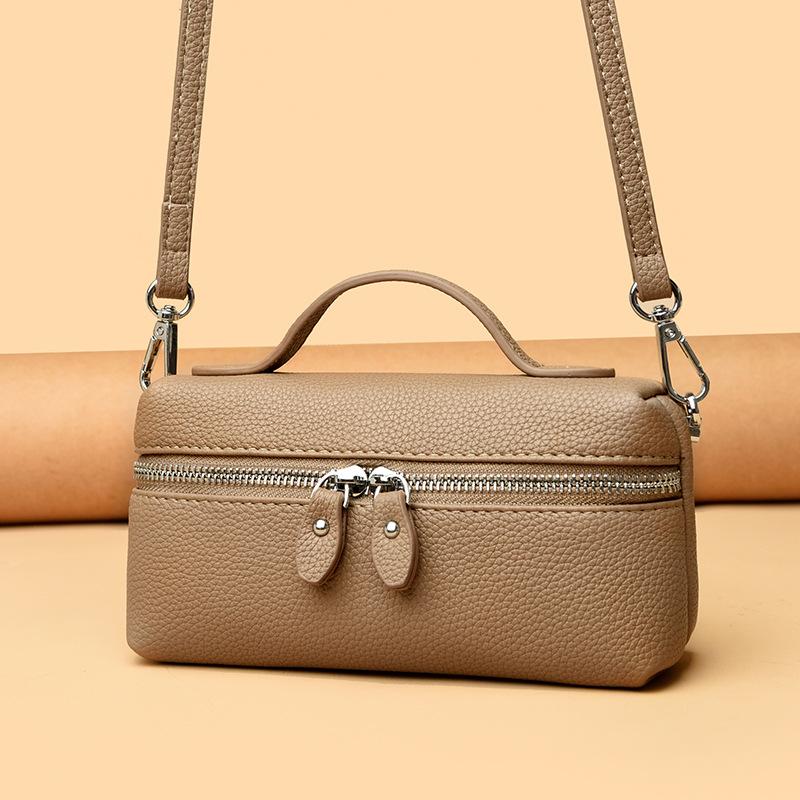 New Fashionable Versatile Women's Shoulder Bag High-end Commuter Women's Messenger Bag Women's Bag