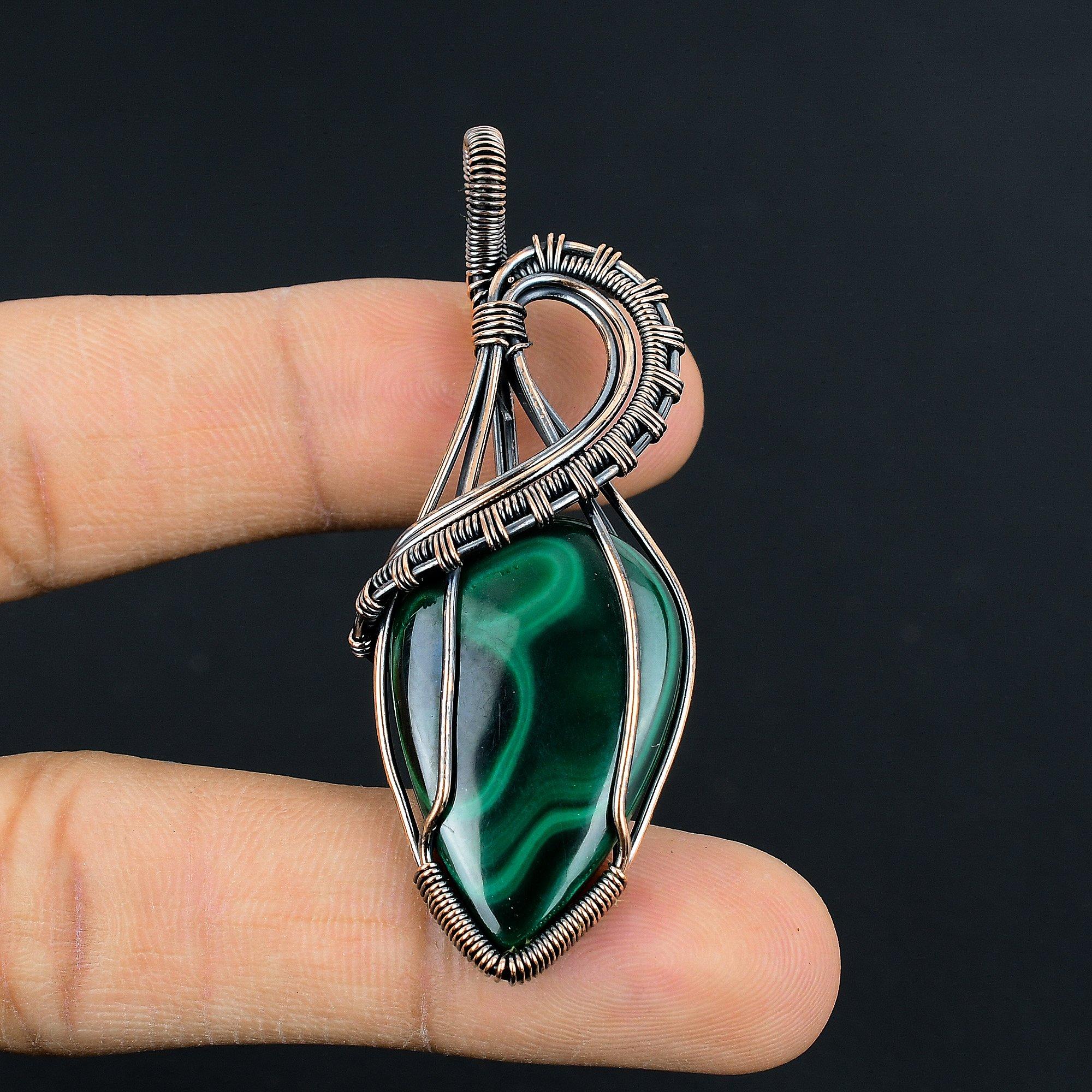 

Подвеска из малахита, подвеска из меди 999 пробы, обернутая проволокой. Подарок для женщин, подвеска ручной работы, ювелирные изделия из драгоценных камней 2.66 Inches