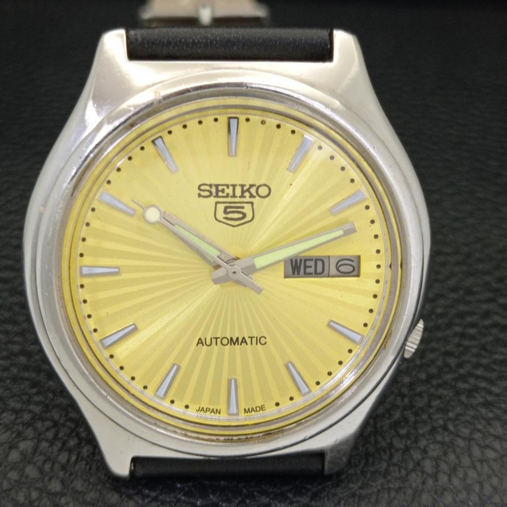 JAPAN 7009A VINTAGE SEIKO 5 AUTOMATIC MENS GOLDEN COLOR DIAL WATCH A701310-5