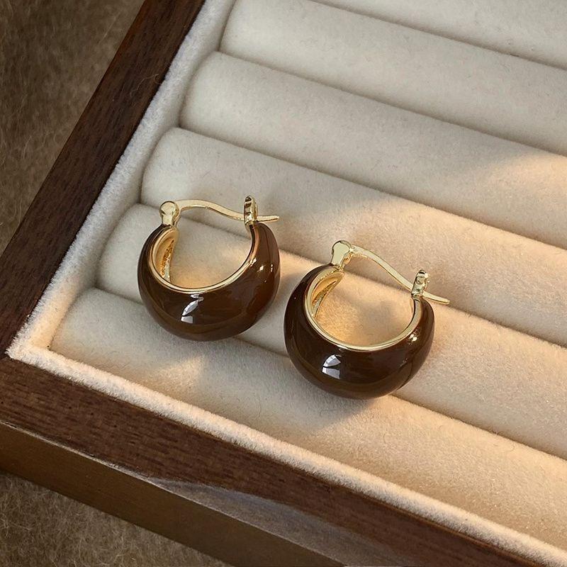 1 Pair Vintage French Elegant Versatile Luxurious High-End Fashionable Niche Personalized Circle Earrings, Essential For Women's Autumn/Winter Outfits