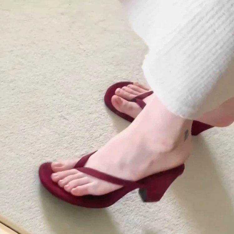 2025 New French Retro High-end High-heeled Women's Shoes Toe Fashion Sandals Women's Summer Thick Heels Wear Cool Slippers