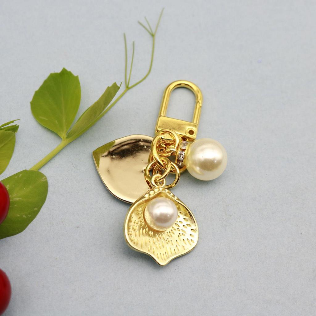 Metal Shell Keychain – Cute Bag Charms & Creative Small Gift Ideas