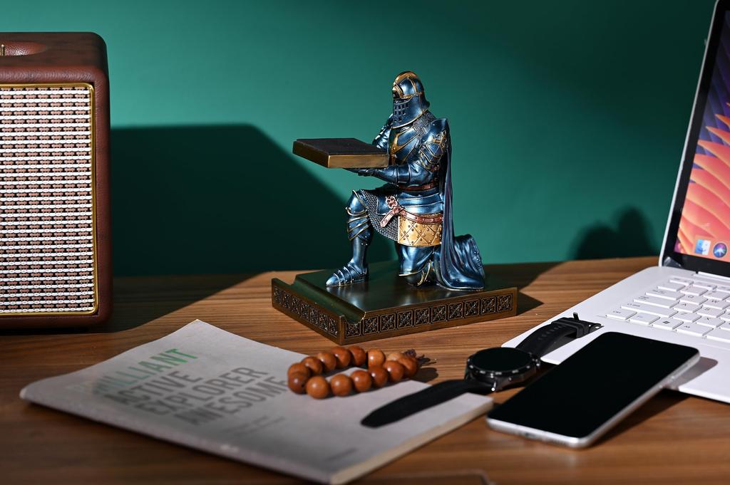 HDMbigmi Kingsguard Watch Display Stand, Eyeglasses Jewelry Bracelet Necklace Holder, Tray Tower Resin Pen Holder, Warrior Knight Cell Phone Stand