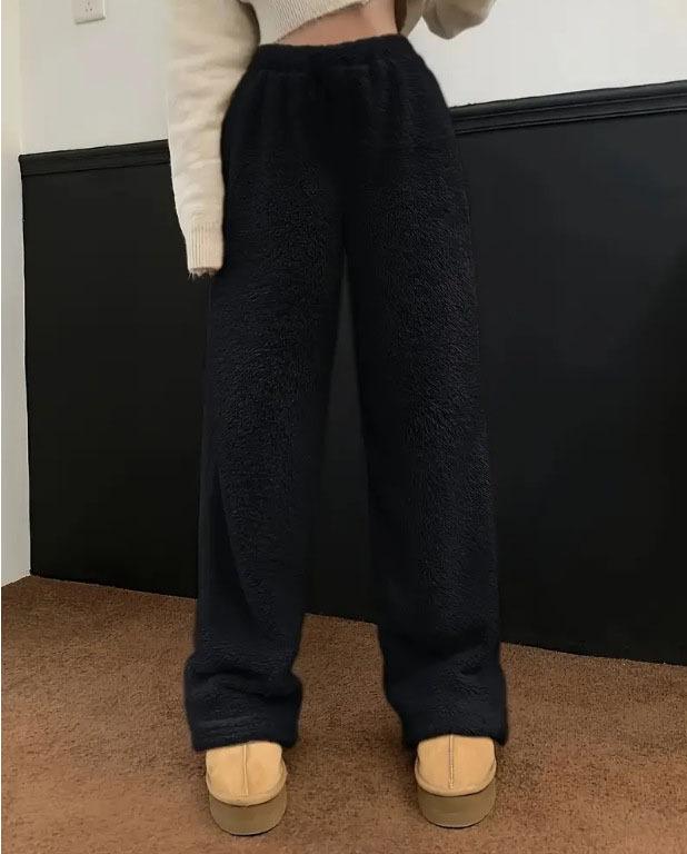 Women's Autumn & Winter Plush Sweatshirt and Loose Casual Pants Set - Solid Color, Warm, and Comfortable Fashion.