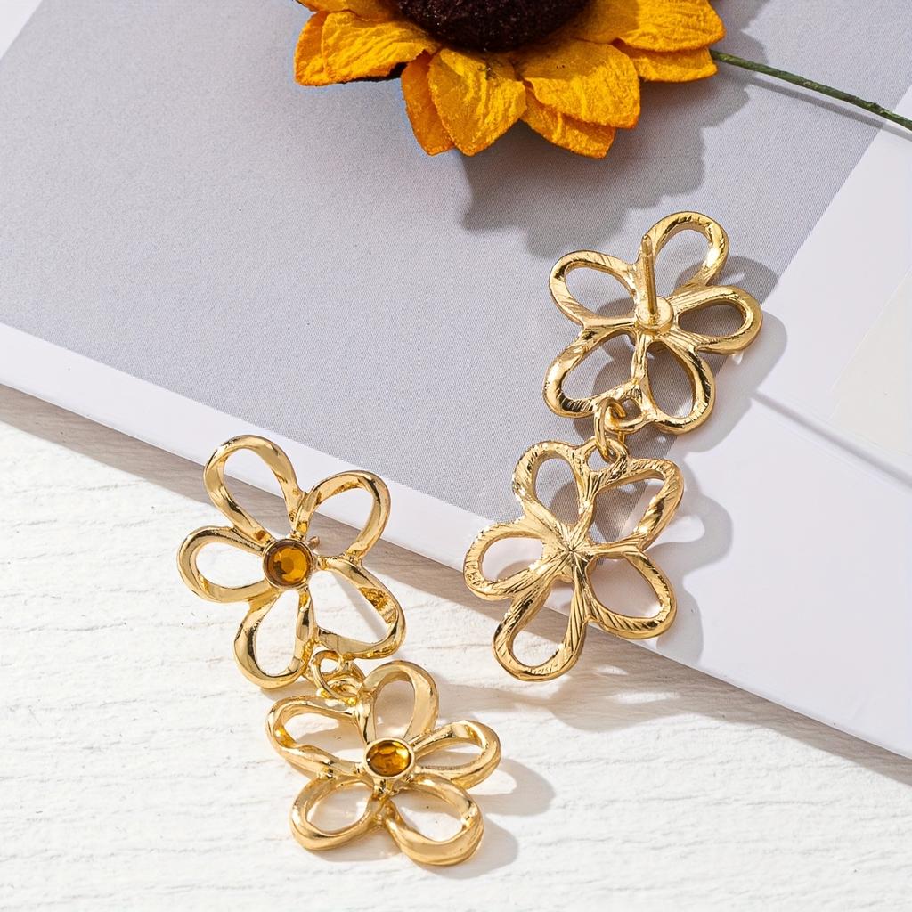 Golden Small Flower Long Earrings, European American Style, Personality Cool Minimalist Versatile Daily Wear for Women, 1 Pair