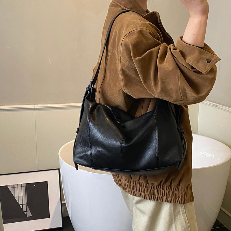 PU Hobo Bag Women's Fashion Shoulder Tote with Soft Texture Large Capacity Casual Everyday Handbag