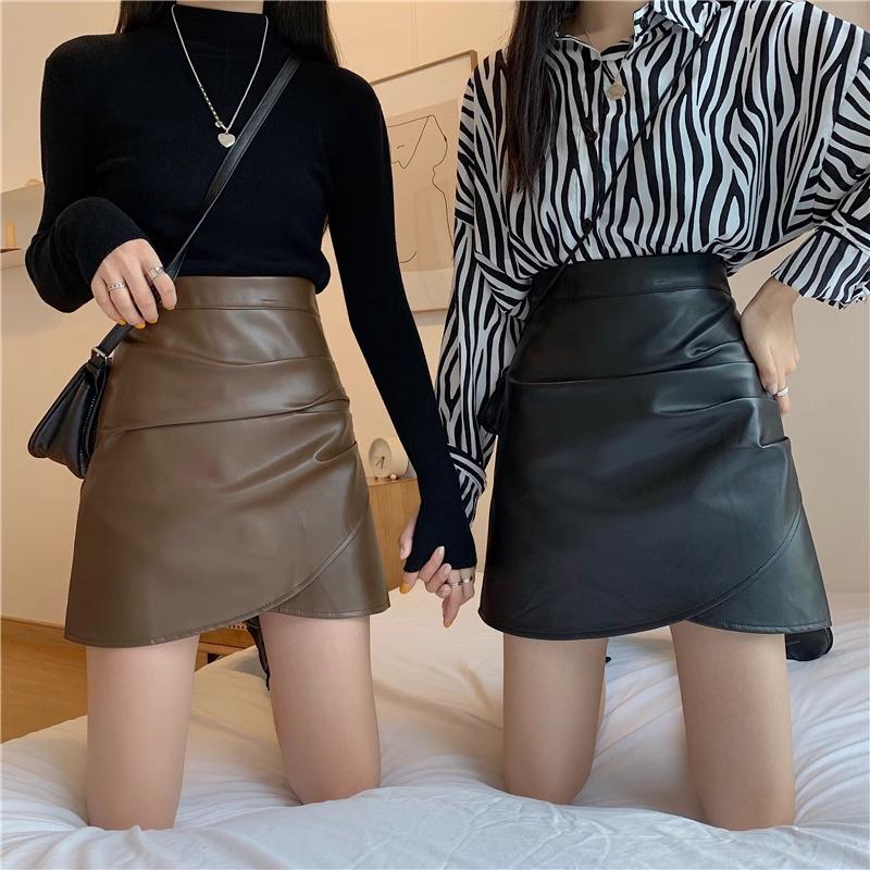 Women's Plus Size Black High-Waist Pleated A-Line Mini Leather Skirt