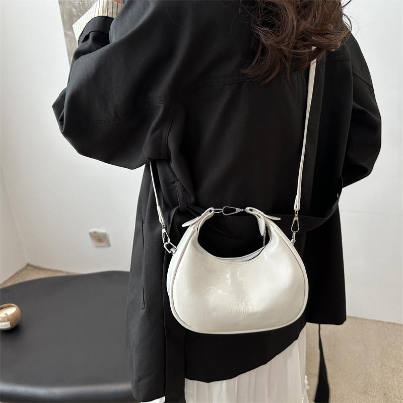 Fashionable Trendy Women's Crescent Shoulder Bag Versatile For Casual Outfits In Multiple Colors