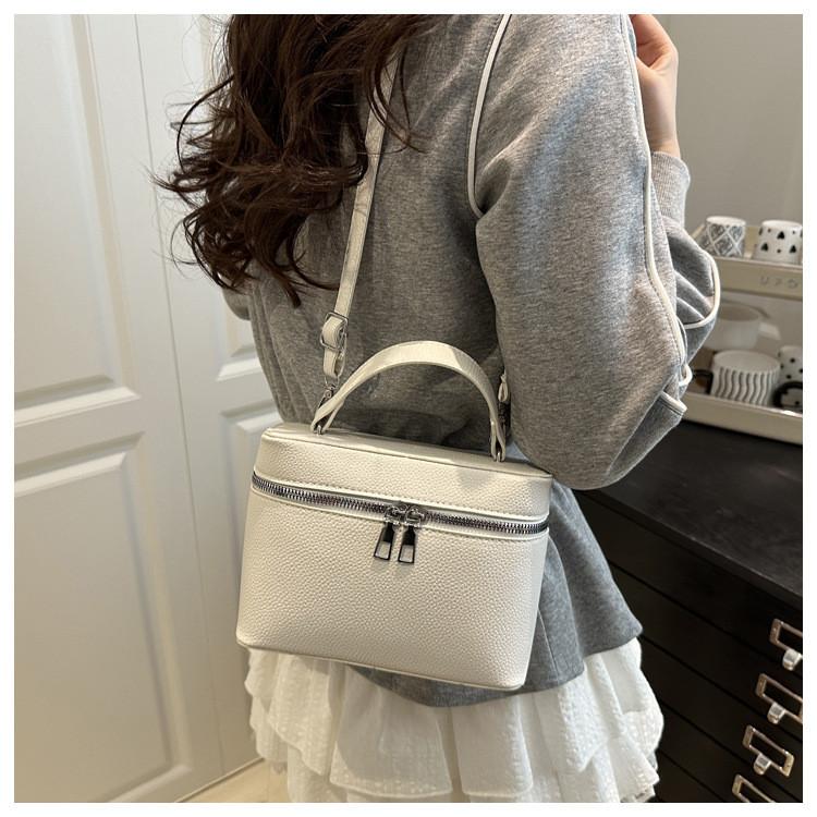 Solid Color Lychee Texture Embossed Shoulder Square Bag With Zipper Closure For Daily Use