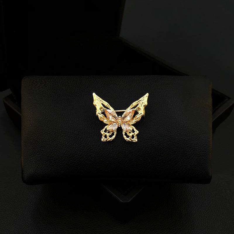 Elegant Butterfly Brooch: Luxurious Suit Accessory & Stylish Corsage for Women