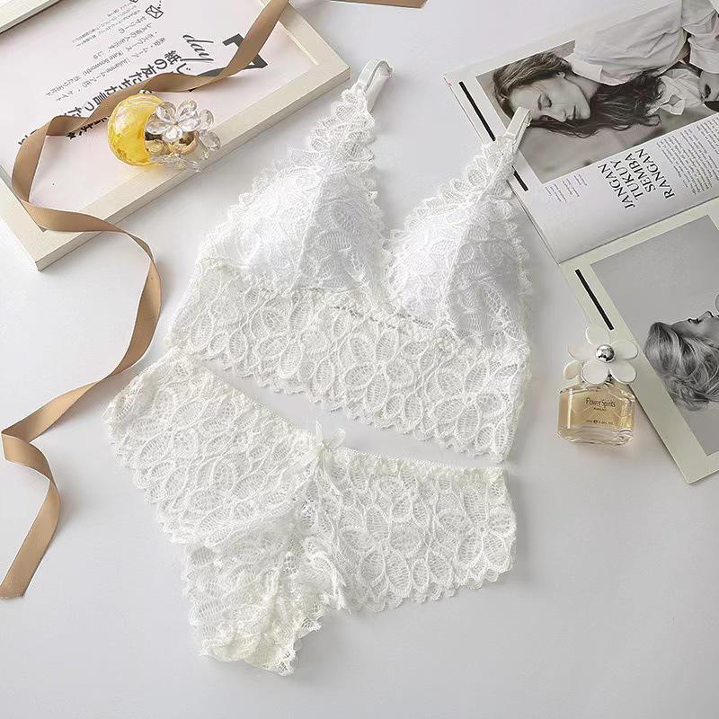 Summer Women's Wireless Lace French Bra & Panty Set – Breathable & Skin-Friendly.