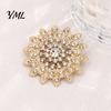 Women Jewelry Accessory Sparkling Rhinestone Sunflower Brooch, Golden Plated Floral Lapel Decorative Coat Brooch Pin, Dainty Clothing for Girls Hollow