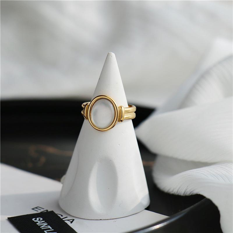 INS Style Oval Roman Arc White Shell Mother-of-Pearl Ring - 18K Gold-Plated Retro Titanium Steel