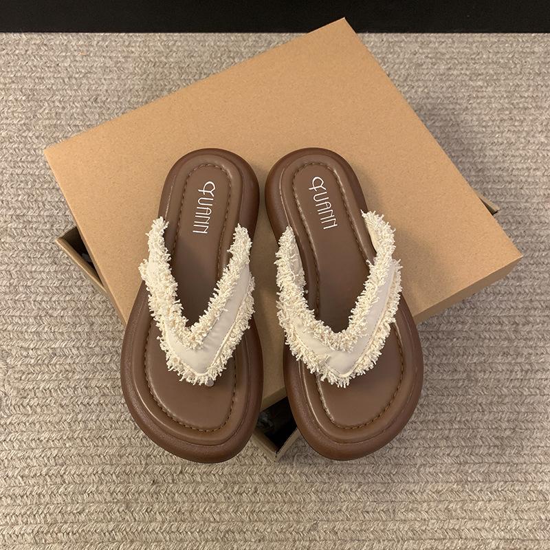 

Lightweight Internet celebrity explosion French non-slip flip-flops women s summer wear 2025 new versatile premium cool slippers 40 бежевый